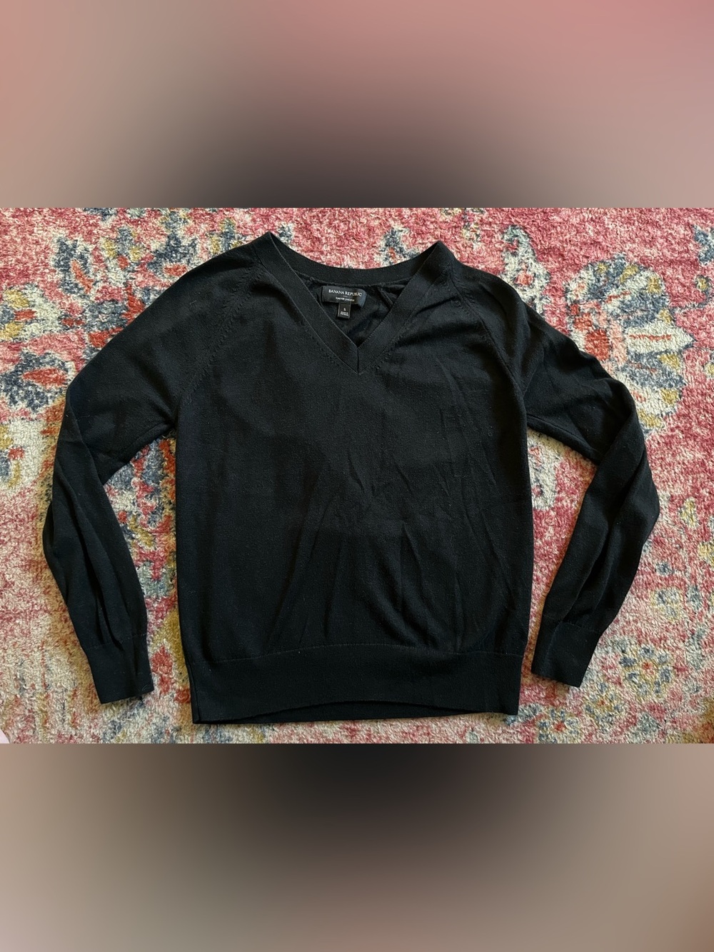 Banana Republic Women’s Black V-Neck Lightweight Sweater size S